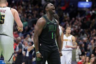 场上的更多 场上的更多