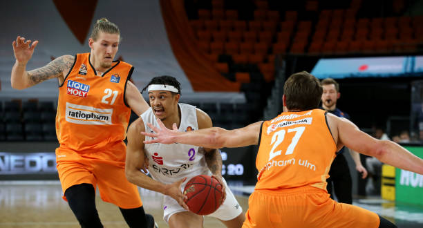 阔的发展空 阔的发展空