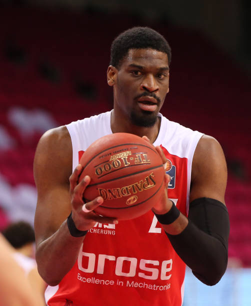 2月4日当 2月4日当